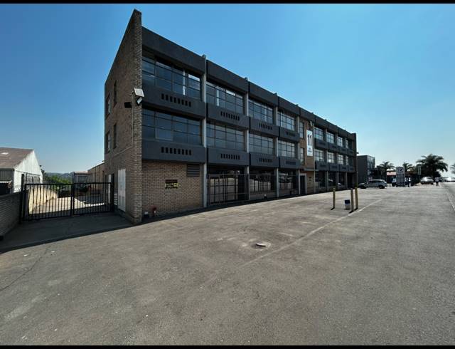 3,720M² WAREHOUSE TO LET IN WYNBERG